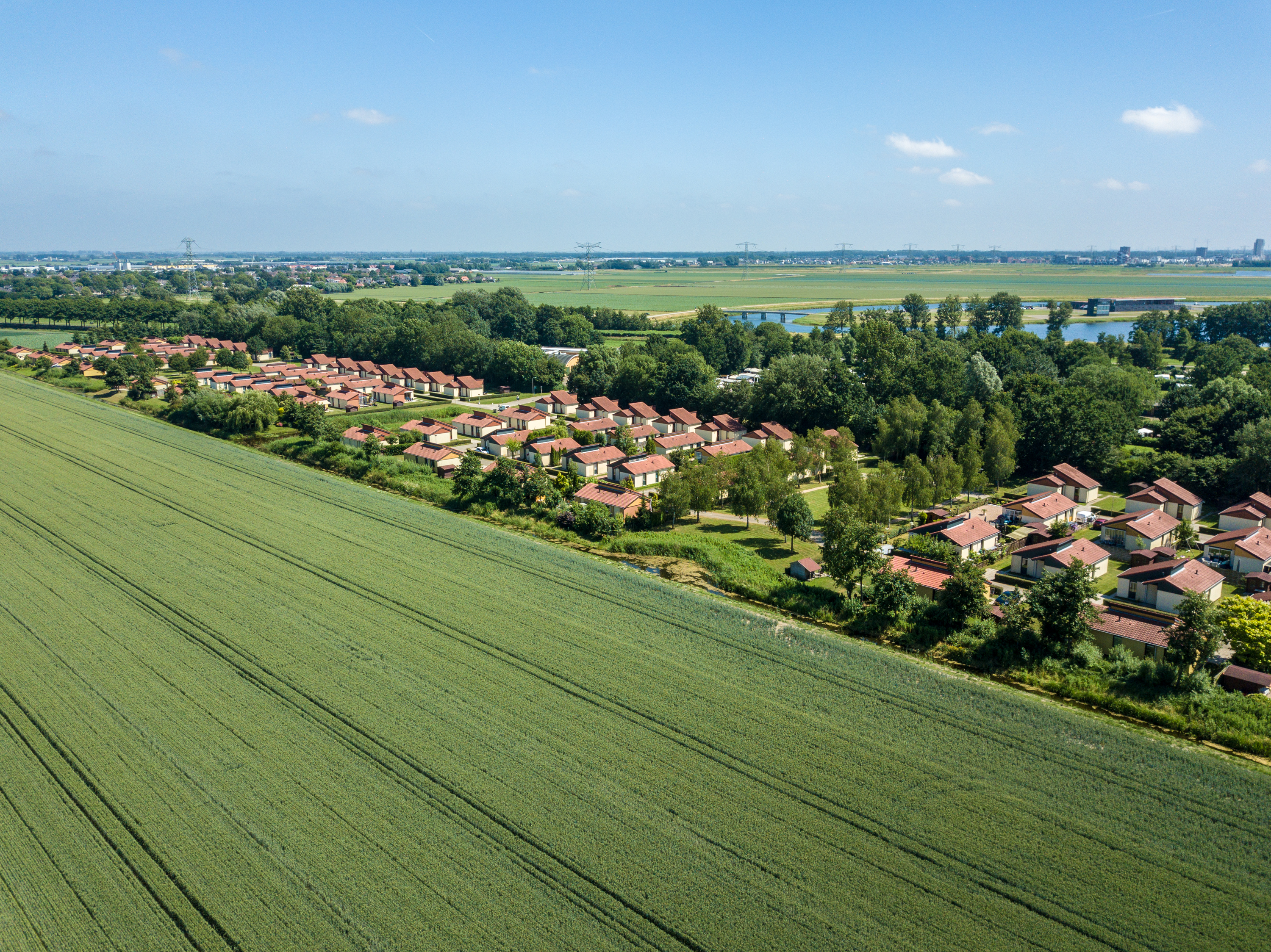 Het bungalowpark gezien van uit de lucht, prachtig!